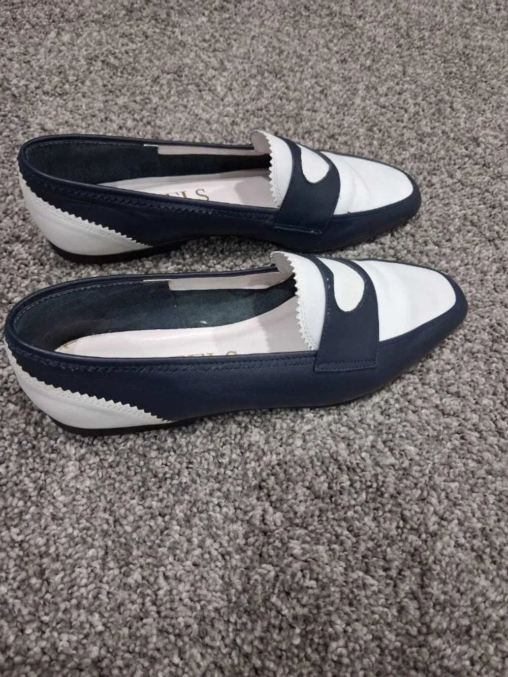 Pinwheel Two-Tone Penny Loafers – Navy & White – Size 9 (NWOT)